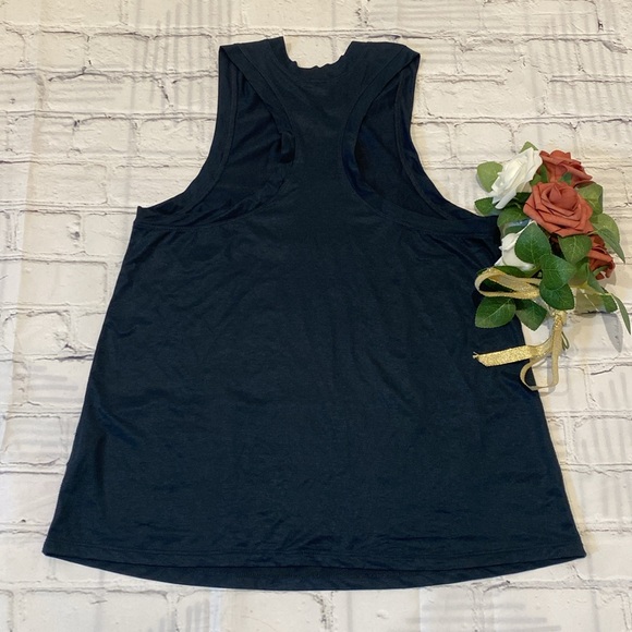 Vuori Mod Tank in black - Picture 7 of 13